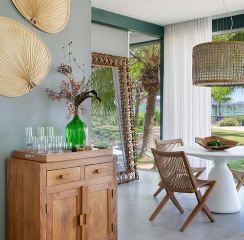 藤椅 沙發(fā) 綠植,簡潔舒適的度假房設(shè)計
